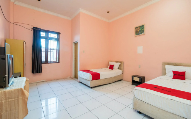 RedDoorz near Silangit International Airport