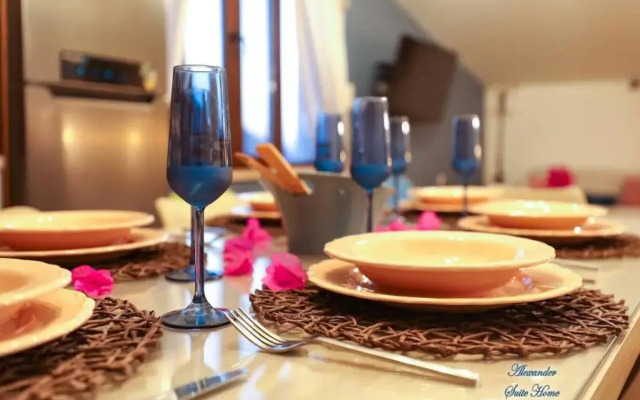 Alexander Suite Home