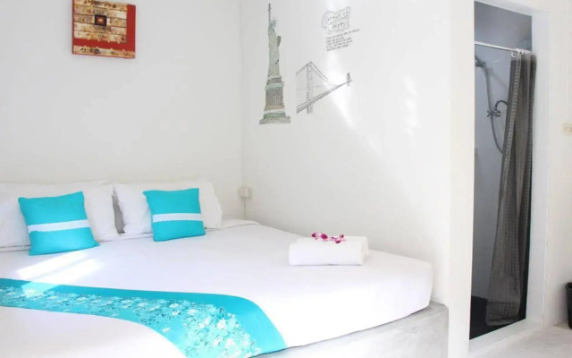 OYO 1054 Phuket Backpacker Hostel