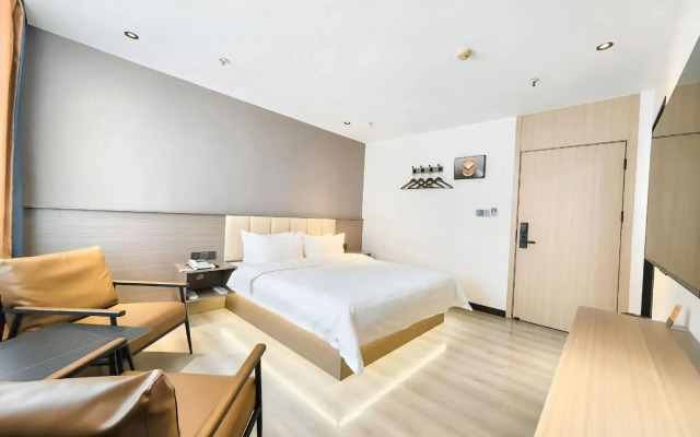 Home Inn UP Huaxuan Smart Travel Hotel (Donghai Pedestrian Street High-speed Railway Station)