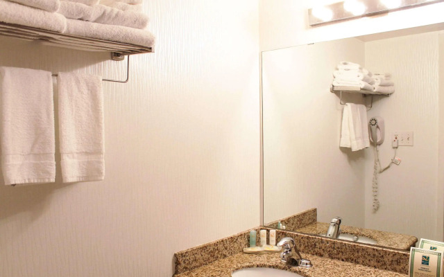 Ramada by Wyndham Arnprior
