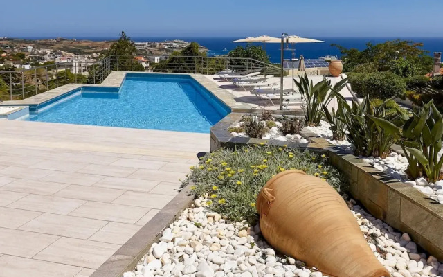 Cozy Pool Front Apartment With sea View Orange