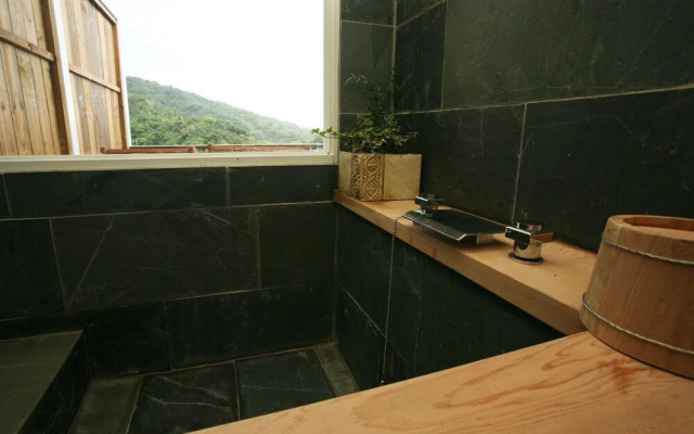 Juhu Farmstay