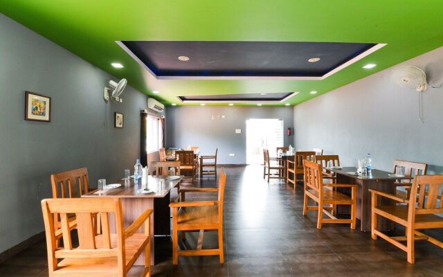 Oyo 16633 Green City Club House