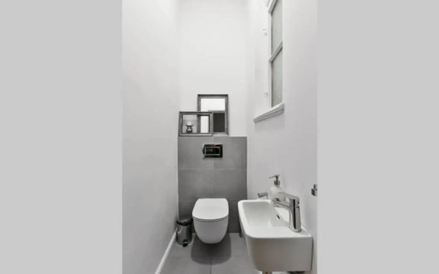 Cosmopolitan Central Prague Apartment