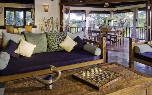 Villa Anyar