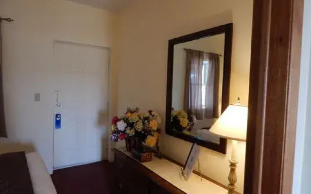 Waterfront Garden Suites