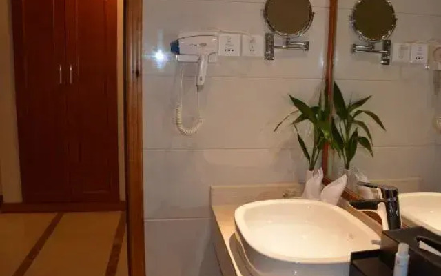 Weijia Business Hotel