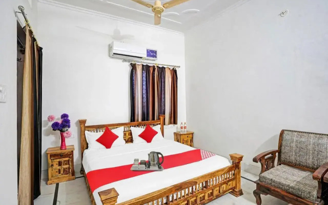 OYO Flagship 70101 The Royal Bharti Hotel