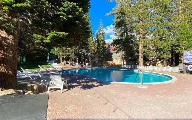 St. Anton Getaway - Shared Bbq, Pool & Hot Tub