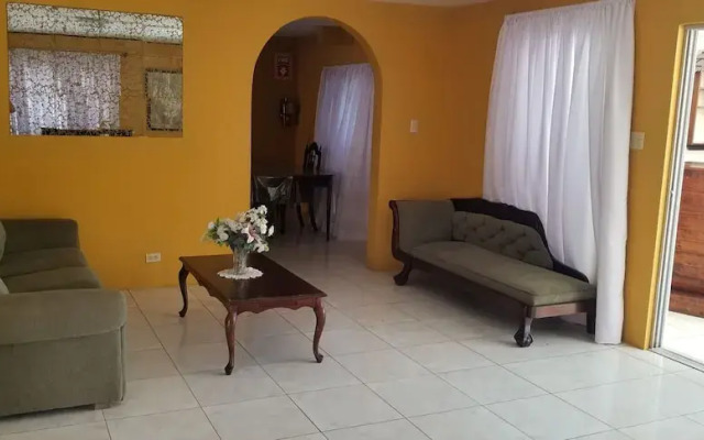 Holiday House at Villa Montego
