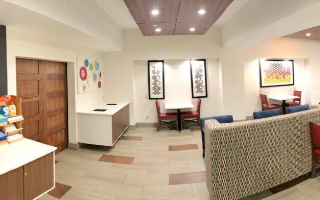 Holiday Inn Express Hotel & Suites Decatur by IHG