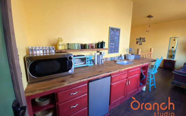 Oranch House, Studio & Wilderness