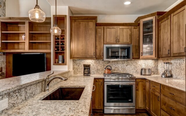 Steamboat Springs Skiers Townhouse by RedAwning