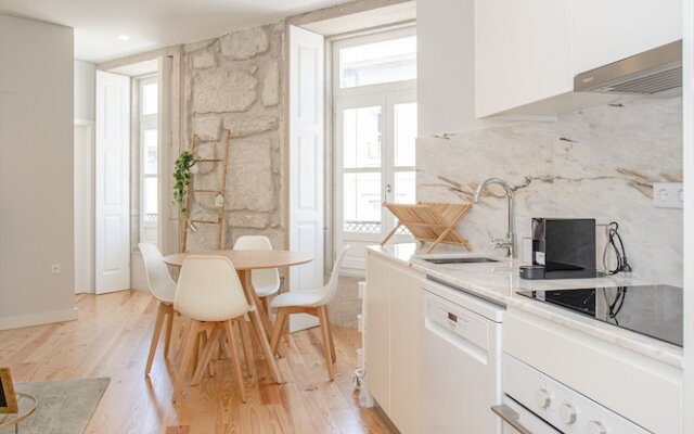 Liiiving - Aliados Stone Apartment