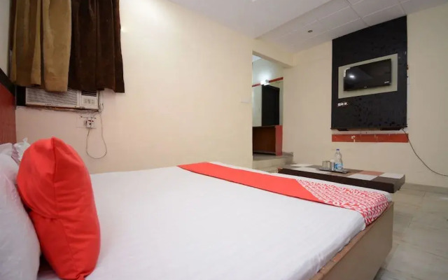 Oyo 29852 Hotel Golden View