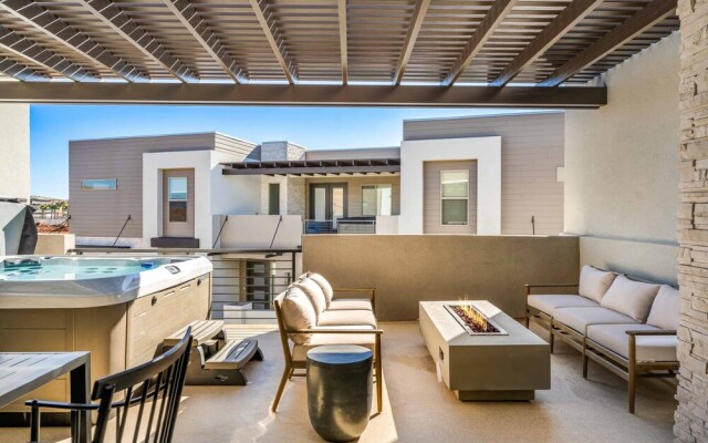 Sixteen Sandals 4 Bedroom Townhouse