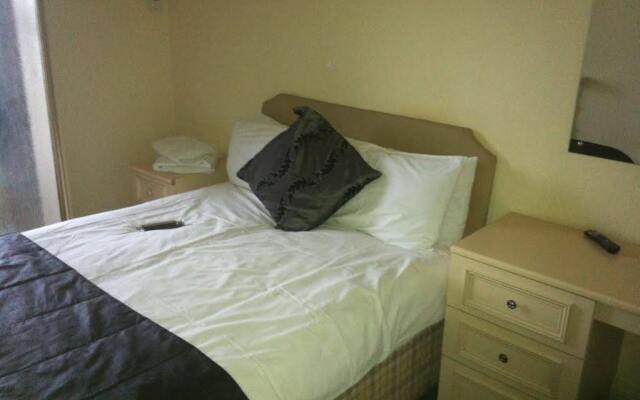 Dimple Well Lodge Hotel
