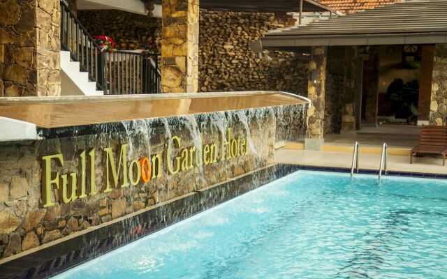 Full Moon Garden Hotel