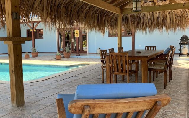 A Beautiful Aruba Salina Cerca Villa