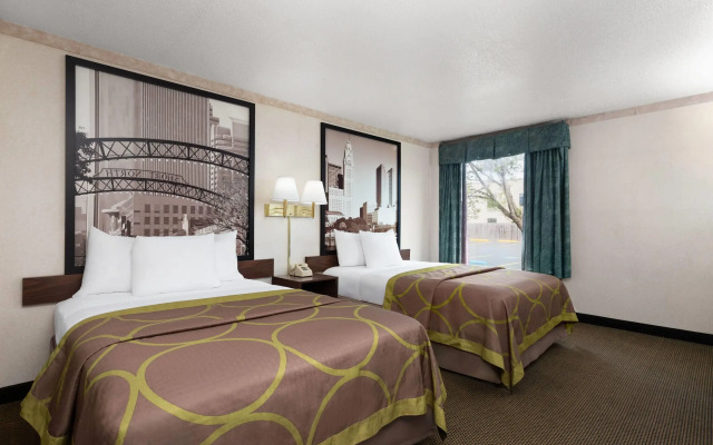 Super 8 by Wyndham Columbus