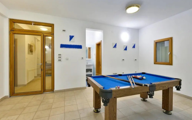 Nice Home in Zagreb With 6 Bedrooms and Wifi
