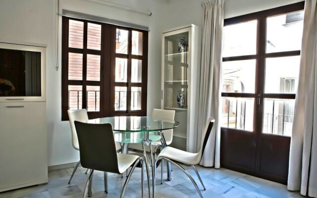 Barrio de Santa Cruz Muy luminoso