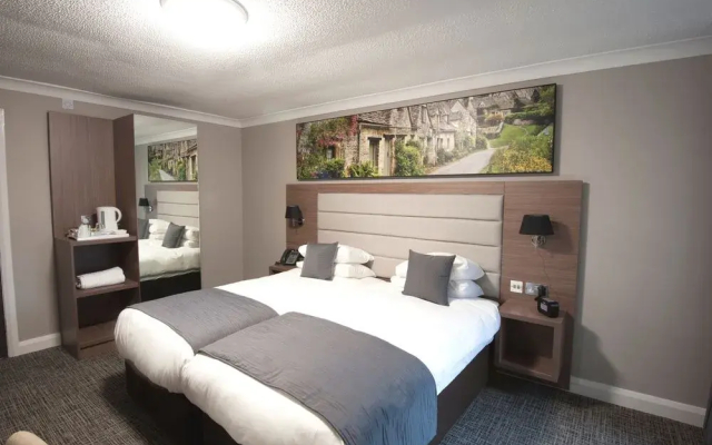 Riverside Hotel