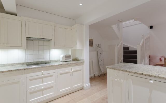 Home With Roof Terrace Hampstead Village