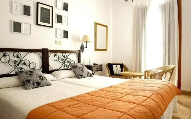 Hotel Rural La Casa de Pasarón