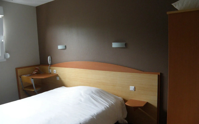 B&B HOTEL Saint-Etienne Monthieu