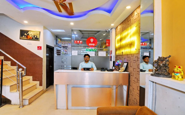 OYO 9042 Hotel BalaG