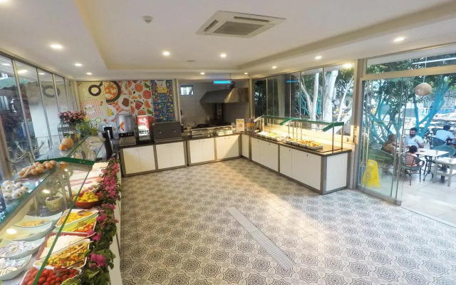Tonoz Beach Hotel