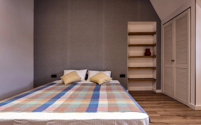 LEOGRAND apartment on Kniazia Romana 6