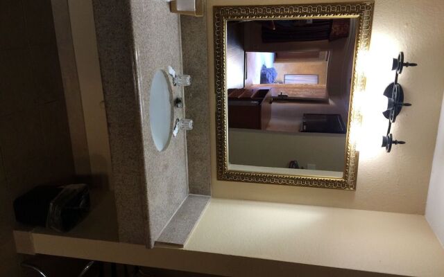 Studio 6 Suites Gardena, CA