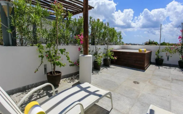 Infinito Penthouse 201 by RedAwning