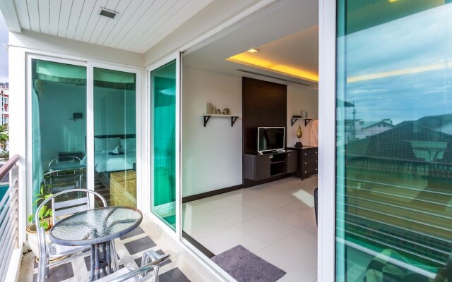 The Palms Kamala by Lofty