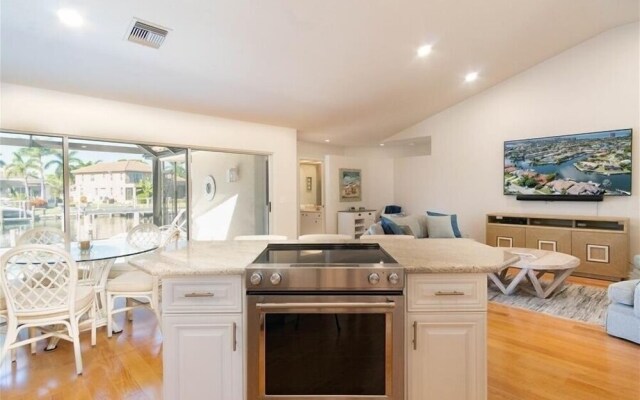 300 Edgewater Ct 3 Bedroom Home by Redawning