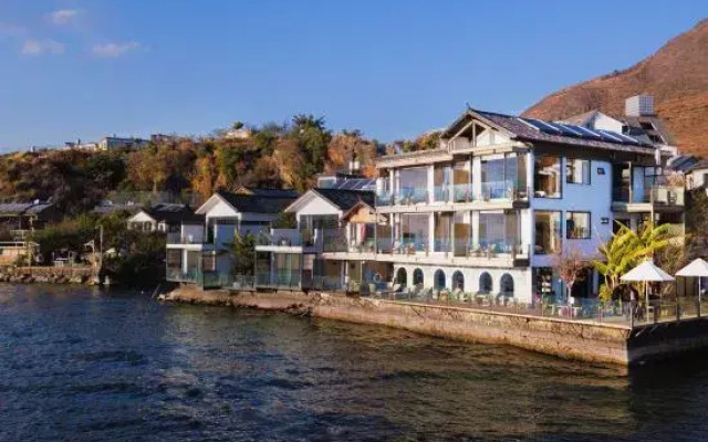 Dali Shuanglang Scenic Area Gongjiang Island Seaview Inn