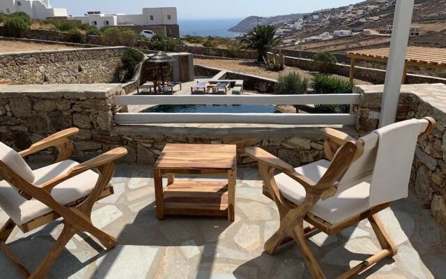 KHAMSA Mykonian Suites