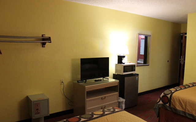 Super 8 By Wyndham Kalamazoo