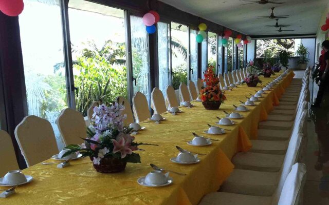Golden Port Hotel