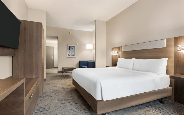 Holiday Inn Express & Suites Greenville - Downtown by IHG