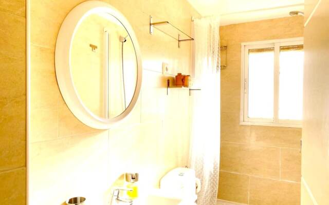 Apartment with One Bedroom in Madrid, with Wifi