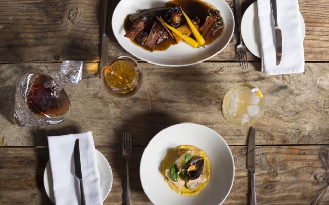 Abalone Hotel & Villas