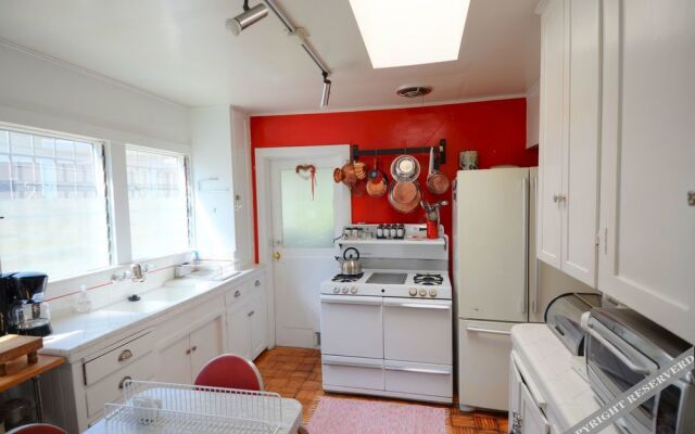 1923 Art Deco Hollywood Bungalow by RedAwning