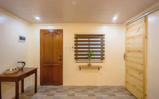 Alona Beach Side Inn