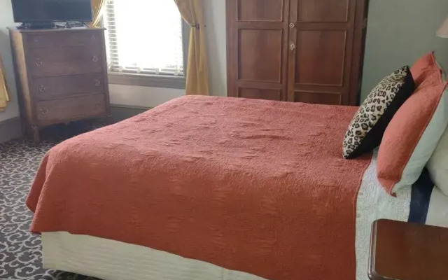 The Lafayette Inn
