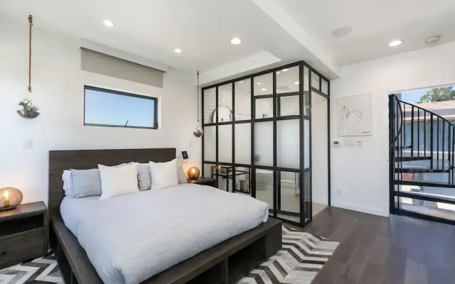 715-717 N El Centro Avenue Townhouse 4 Bedrooms 4.5 Bathrooms Townhous