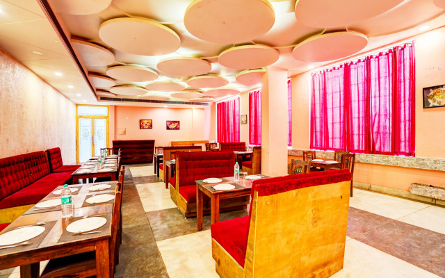 Collection O Surya Enclave Formerly Aroma Regency